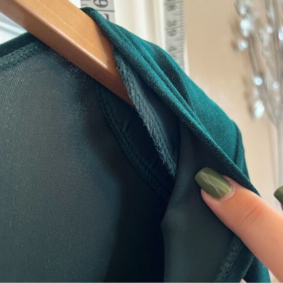 Vintage Emerald Green Velvet Long Sleeve Dress - Picture 8 of 12